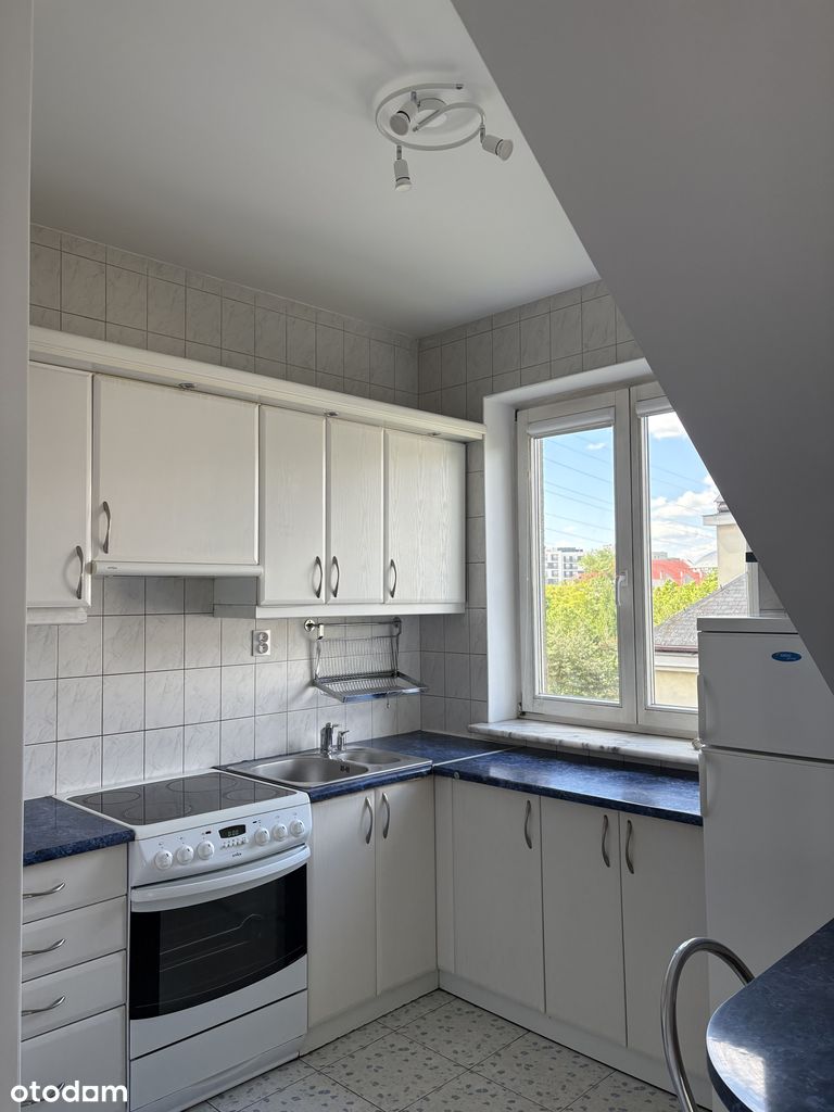 Sprzedam BEZPOŚREDNIO kawalerkę 29 m² (35m² powierzchnia po podłodze)