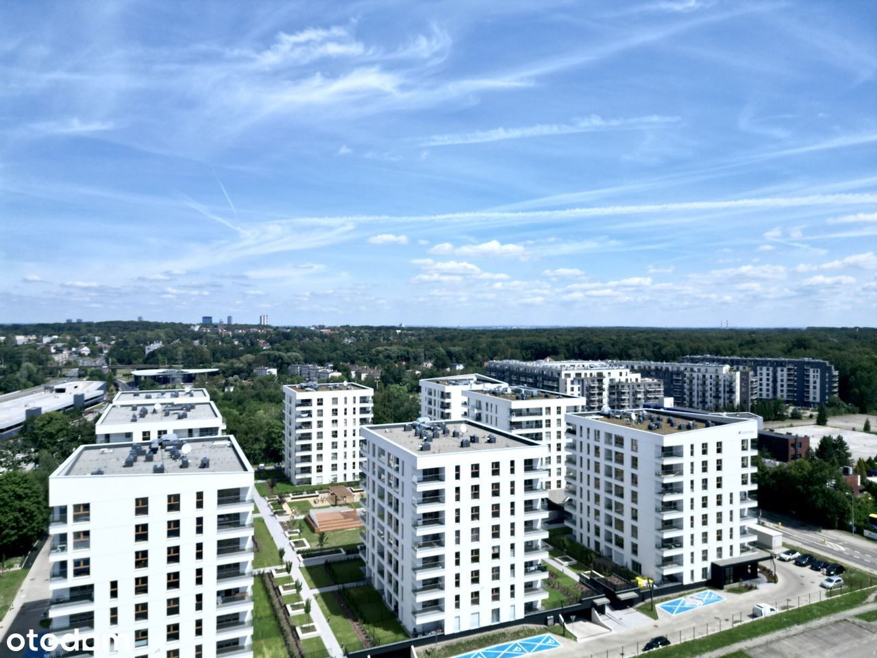 Stylowe mieszkanie z balkonem i garażem — miniatura 3