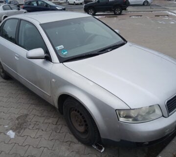 Syndyk sprzeda udział 1/2 w samochodzie Audi A4 2001 r. — miniatura 4